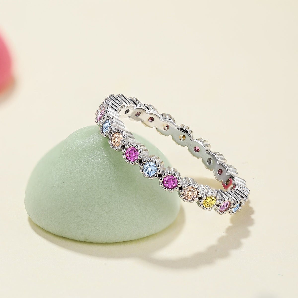 [GALE]Unique Scintillating Round Cut Daily Ring