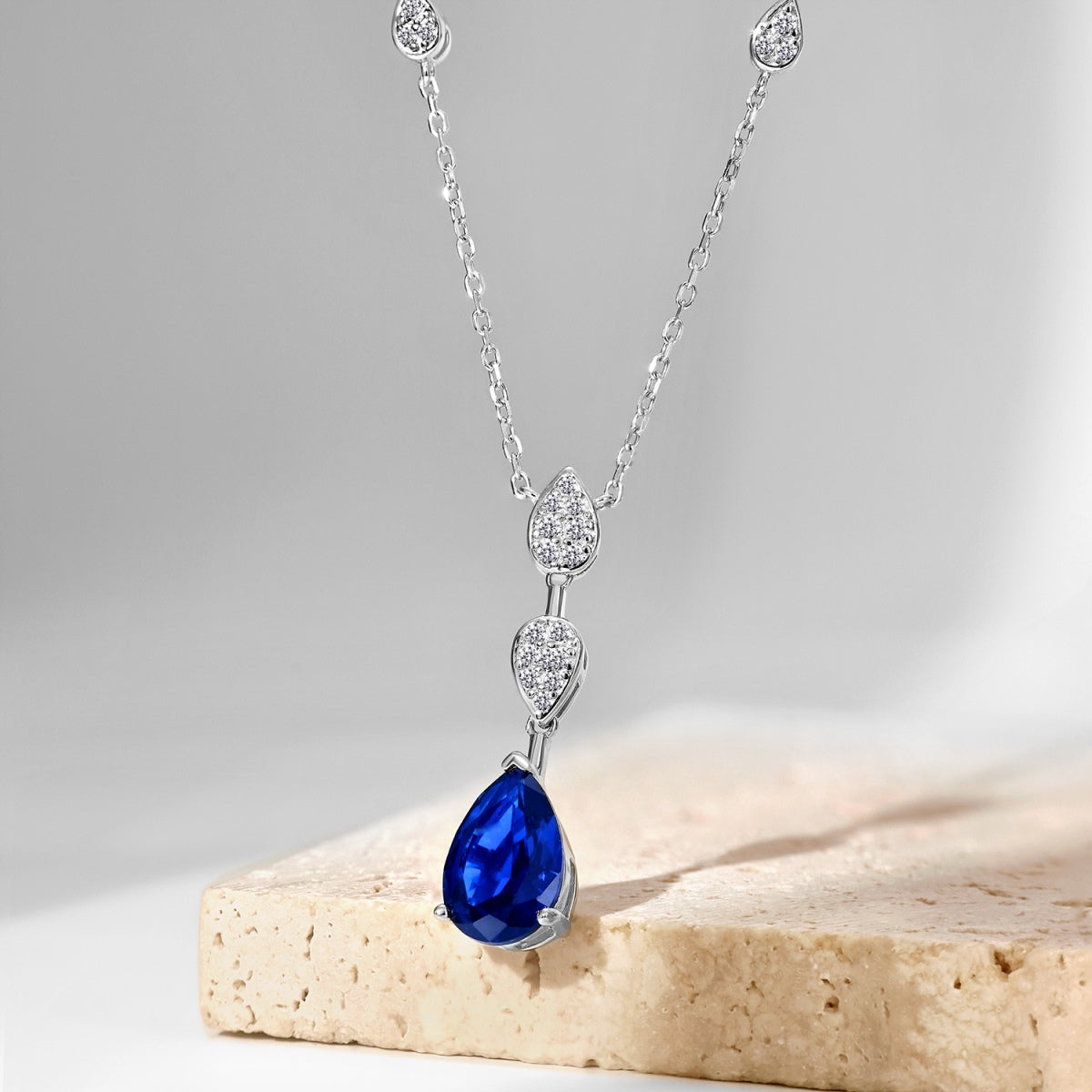 [GALE]Dazzling Pear Cut Necklace