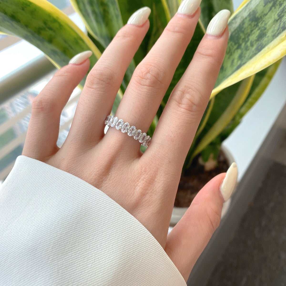 [GALEOrnate Oval Cut Tennis Ring