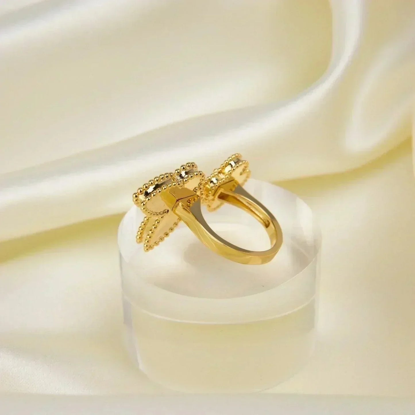 [GALE]LUCKY BETWEEN THE FINGER RING