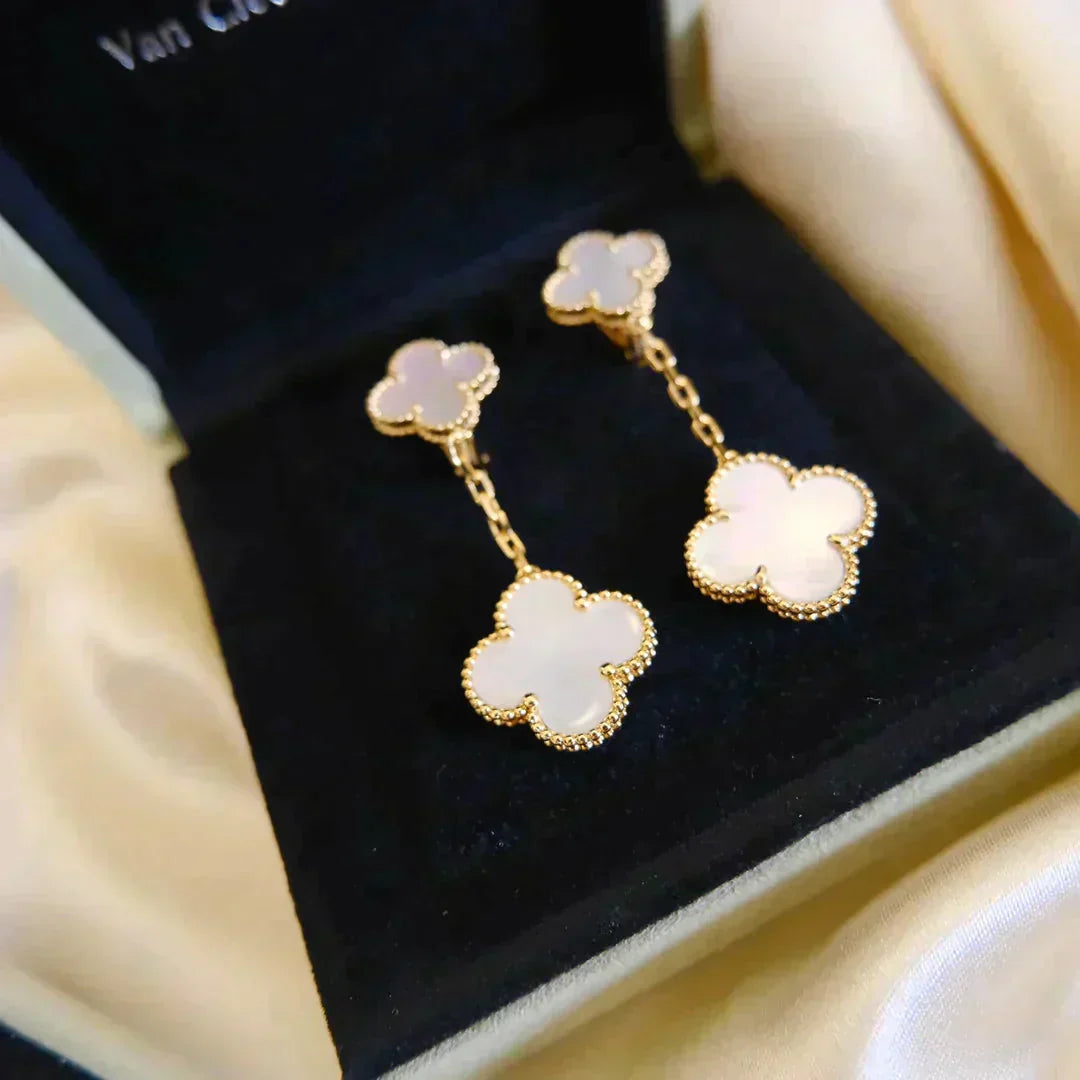 [GALE]CLOVER 2 MOTIF WHITE MOP EARRINGS