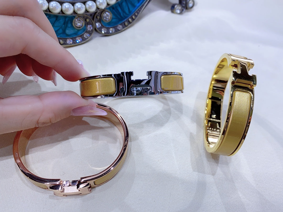 [GALE]H CHAMPAGNE BRACELET