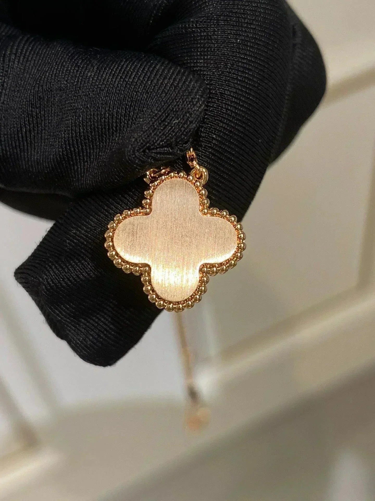 [GALE]CLOVER 15MM DIAMOND RHODONITE NECKLACE