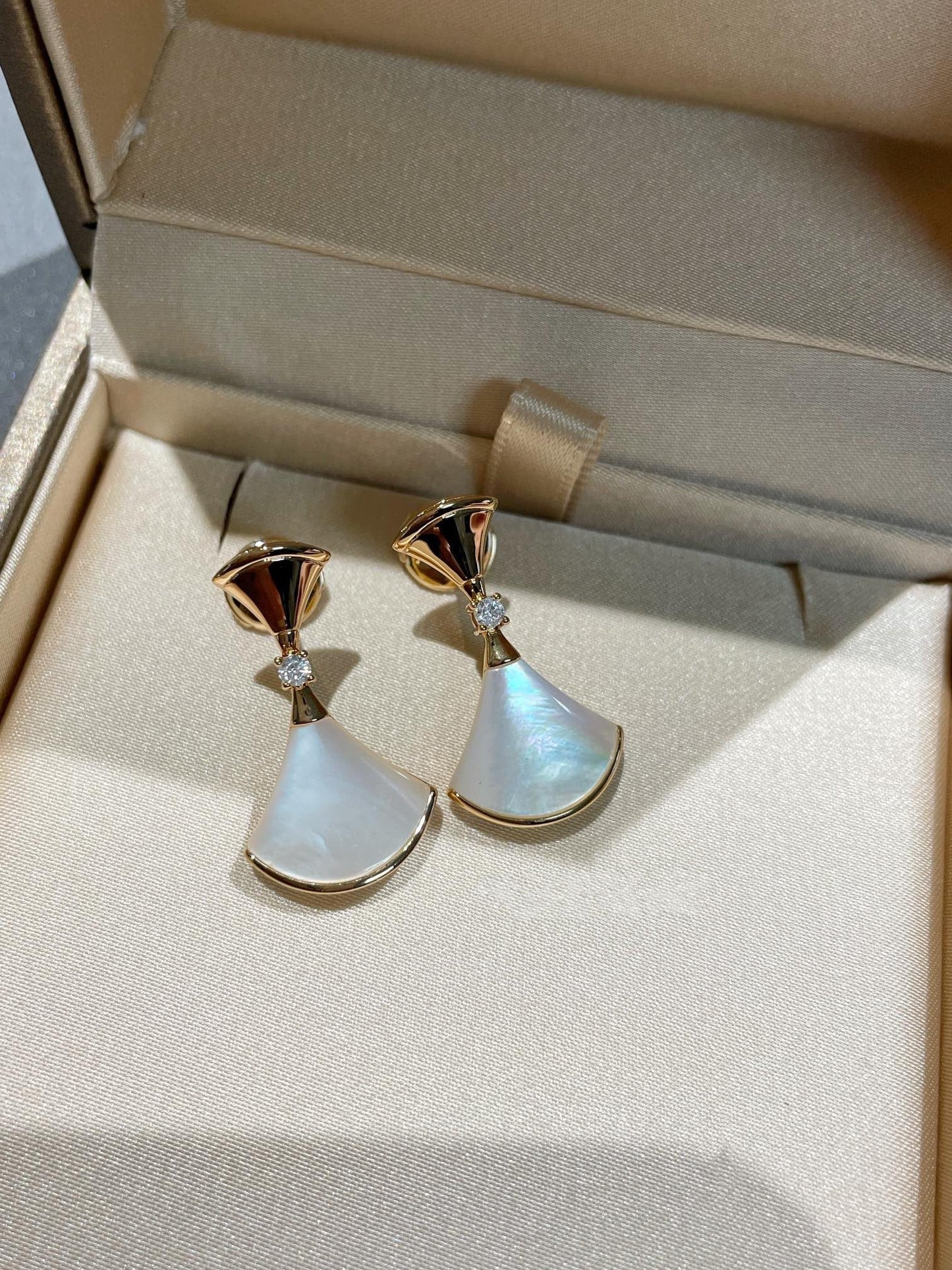 [GALE]DREAM MOP 1 DIAMOND EARRINGS