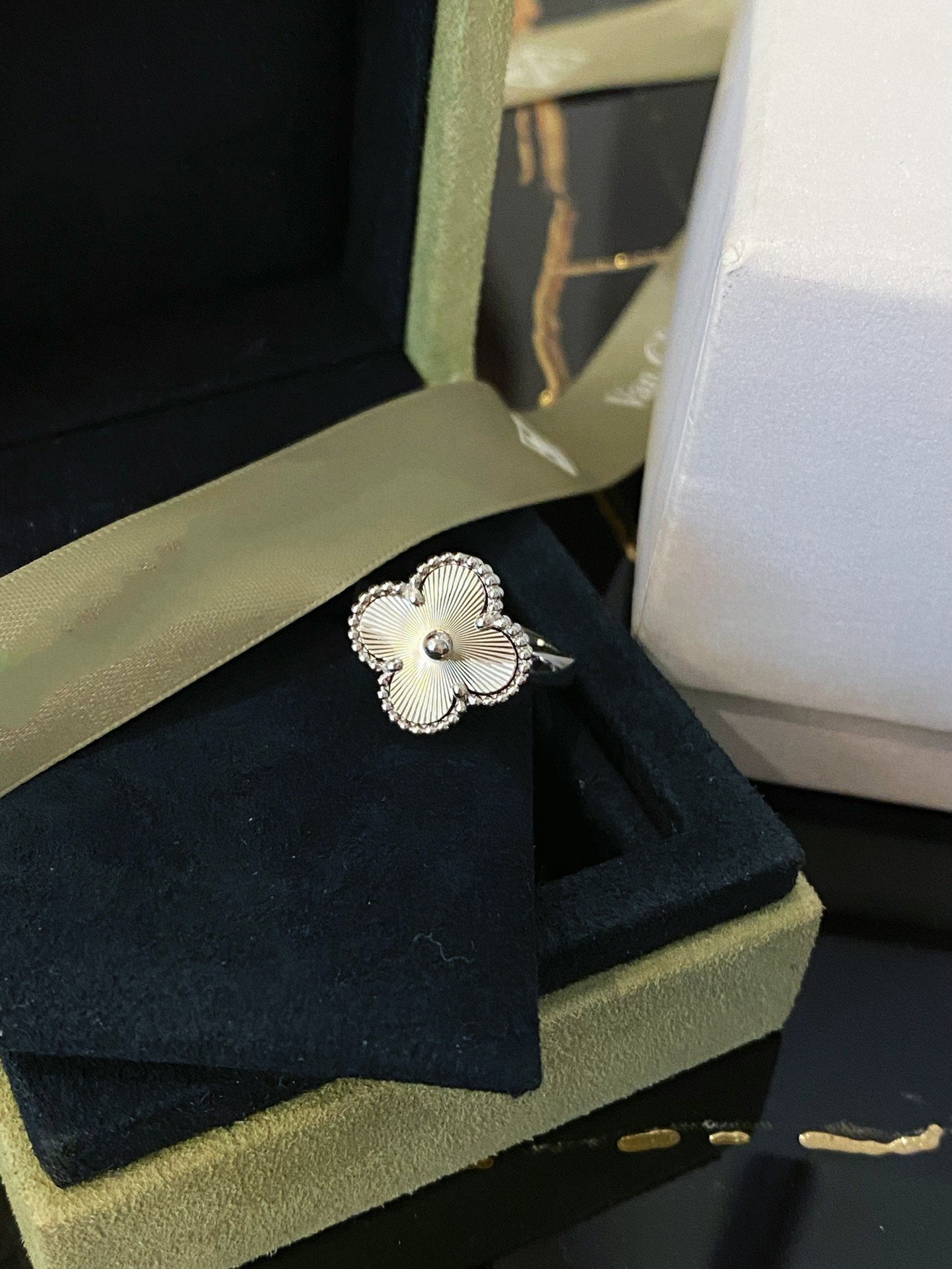 [GALE]CLOVER SILVER RING