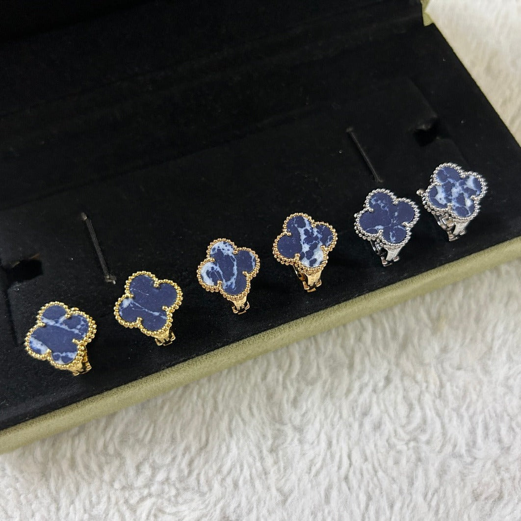 [GALE]CLOVER PIETERSITE MEDIUM STUD EARRINGS