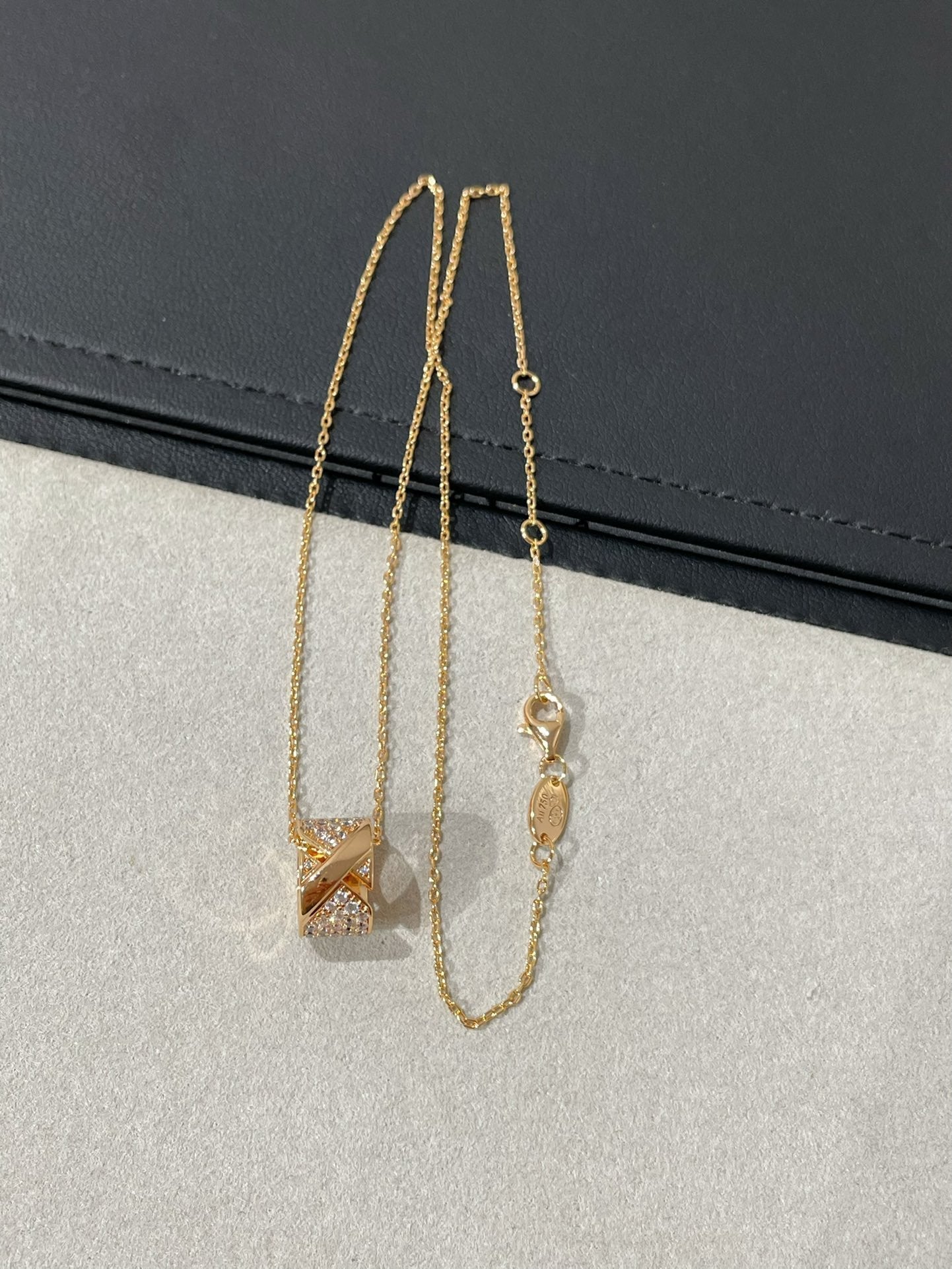 [GALE]LIENS EVIDENCE DIAMOND PAVED NECKLACE