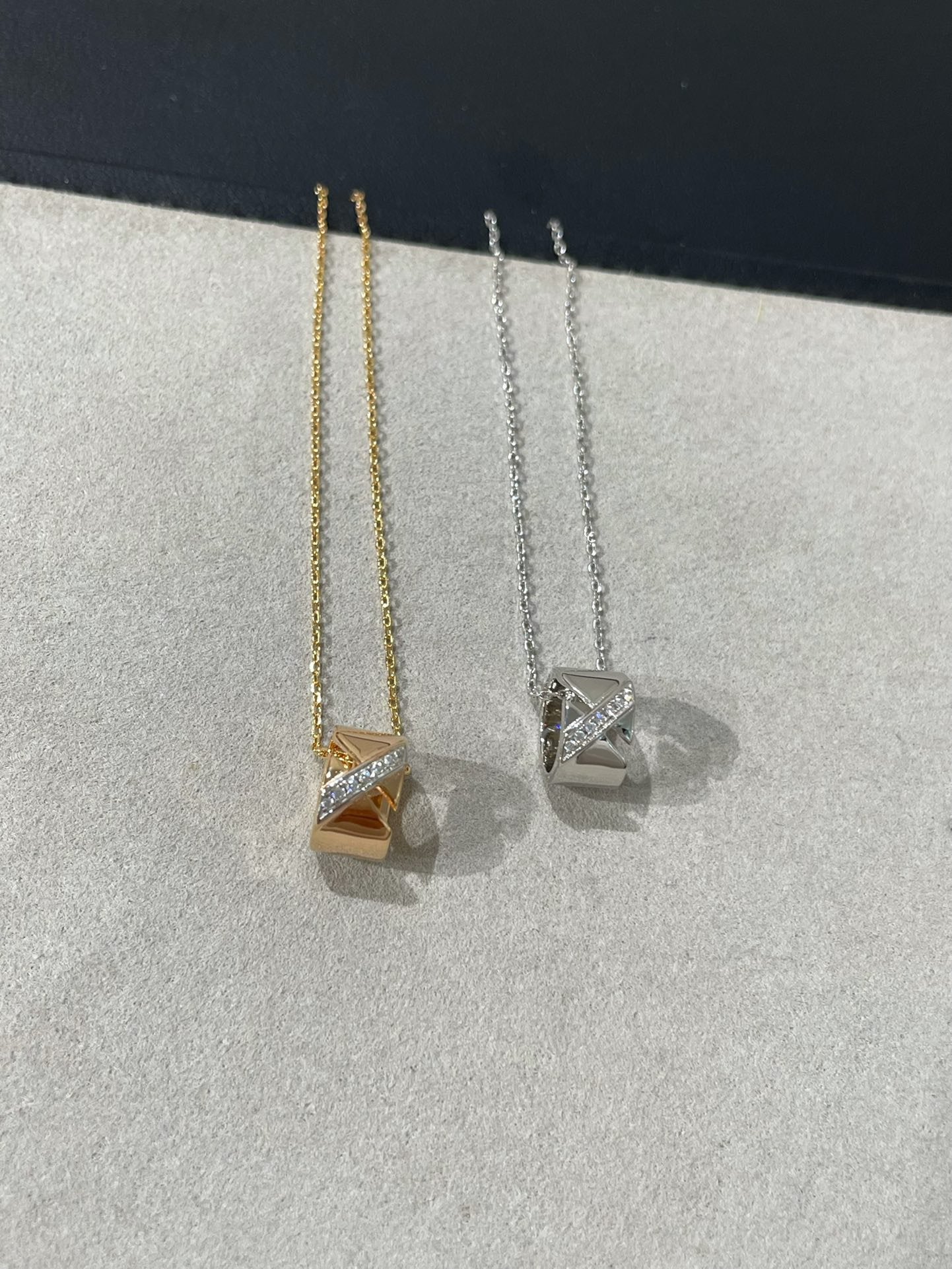 [GALE]LIENS EVIDENCE DIAMOND NECKLACE