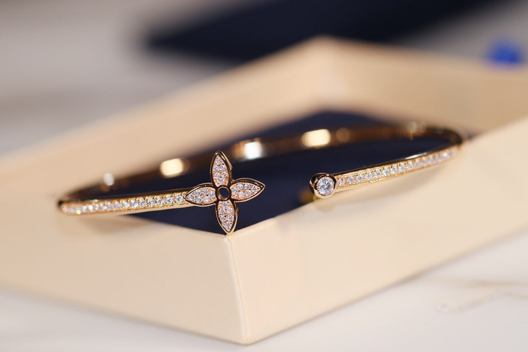 [GALE]IDYLLE GOLD OPEN BRACELET DIAMOND PAVED