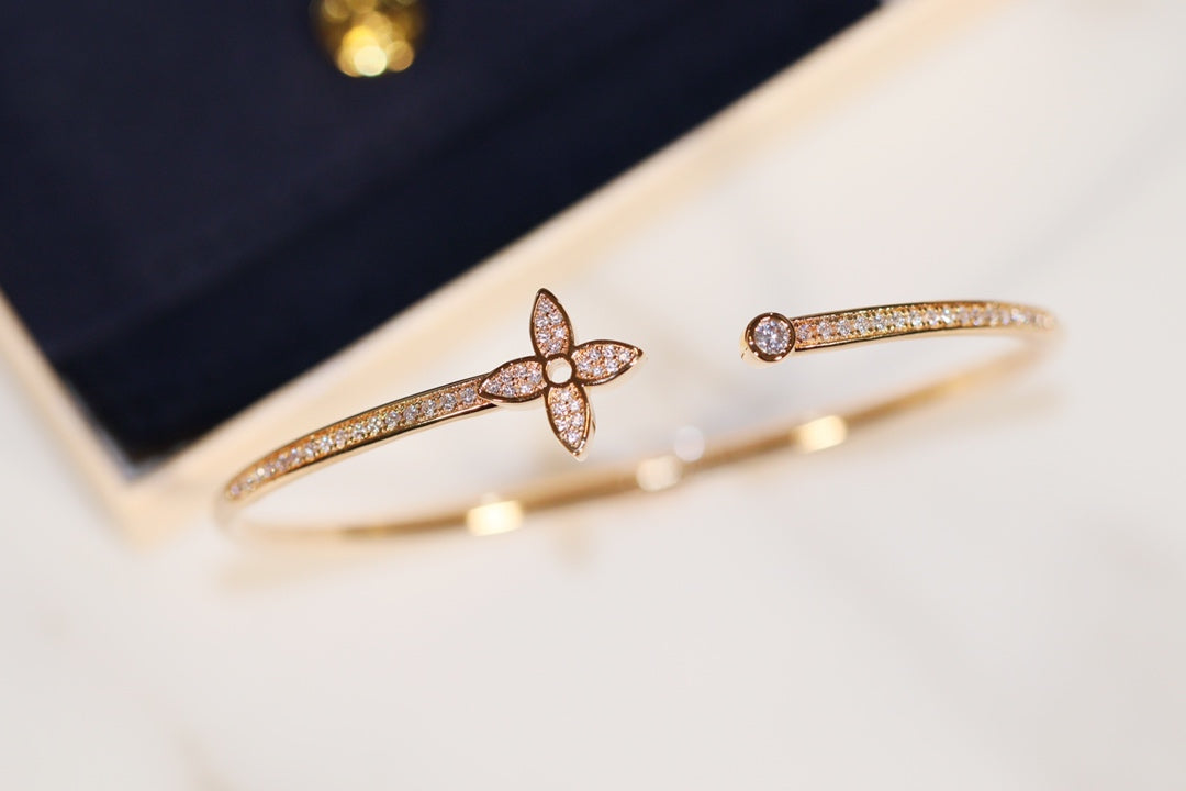 [GALE]IDYLLE GOLD OPEN BRACELET DIAMOND PAVED