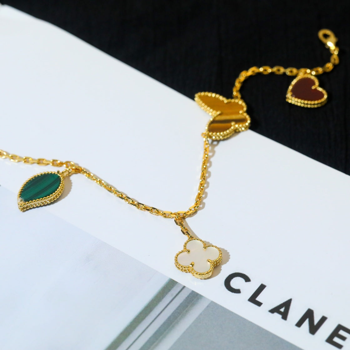[GALE]LUCKY SPRING 5 MOTIF GOLD BRACELET