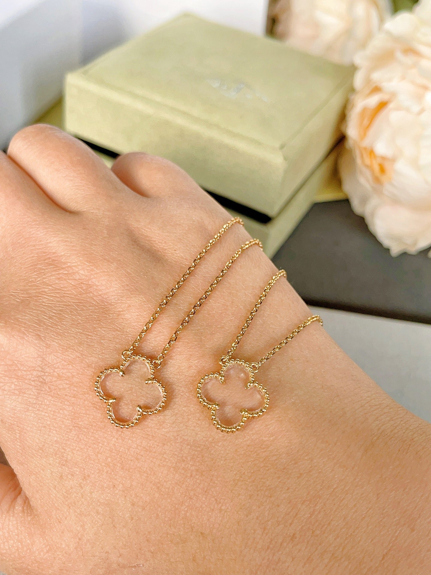 [GALE]CLOVER ROCK CRYSTAL ROSE GOLD NECKLACE