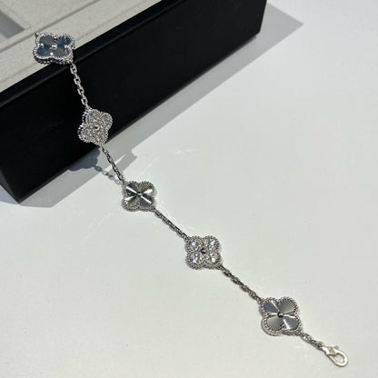 [GALE] CLOVER 5 MOTIF LASER BRACELET COLLECTION