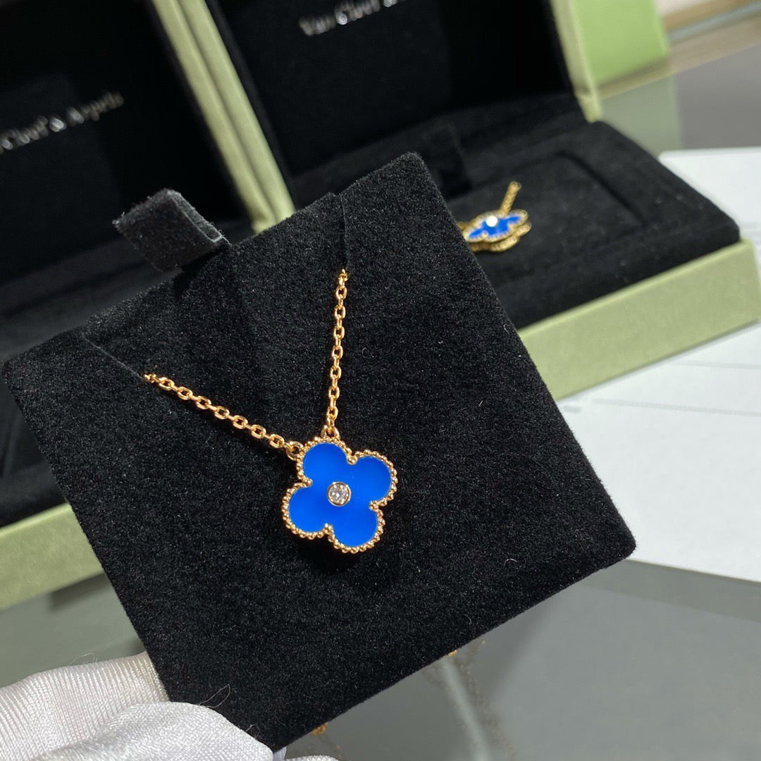 [GALE]CLOVER 15MM DIAMOND AND BLUE AGATE NECKLACE