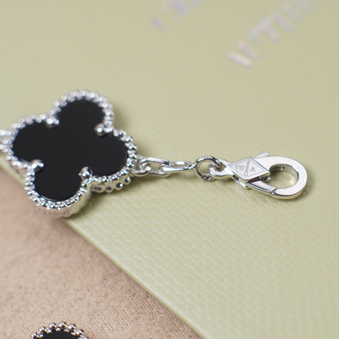 [GALE] CLOVER 5 MOTIF ONYXS BRACELET COLLECTION