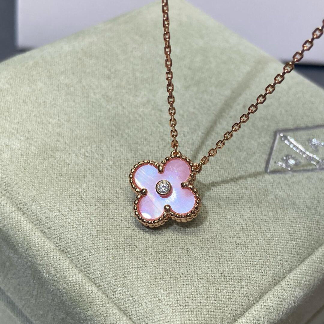 [GALE]]CLOVER 15MM DIAMOND PINK MOP NECKLACE