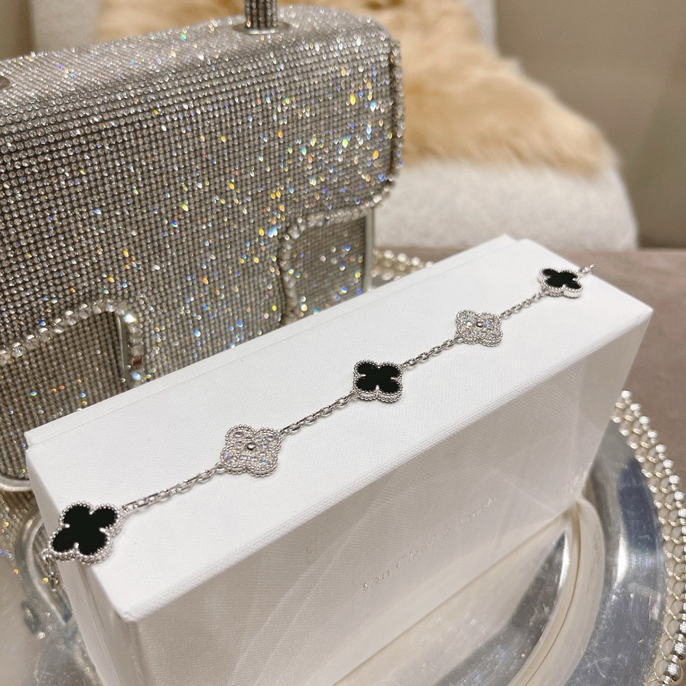 [GALE] CLOVER 5 MOTIF ONYXS BRACELET COLLECTION