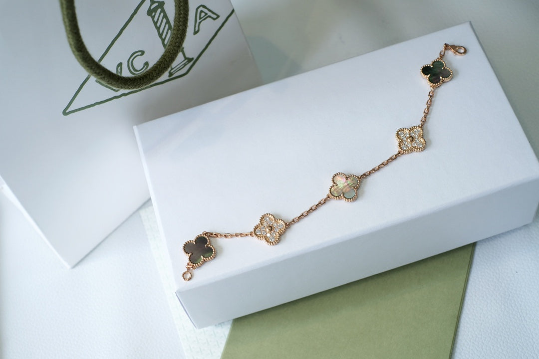 [GALE] CLOVER 5 MOTIF GRAY MOP BRACELET COLLECTION
